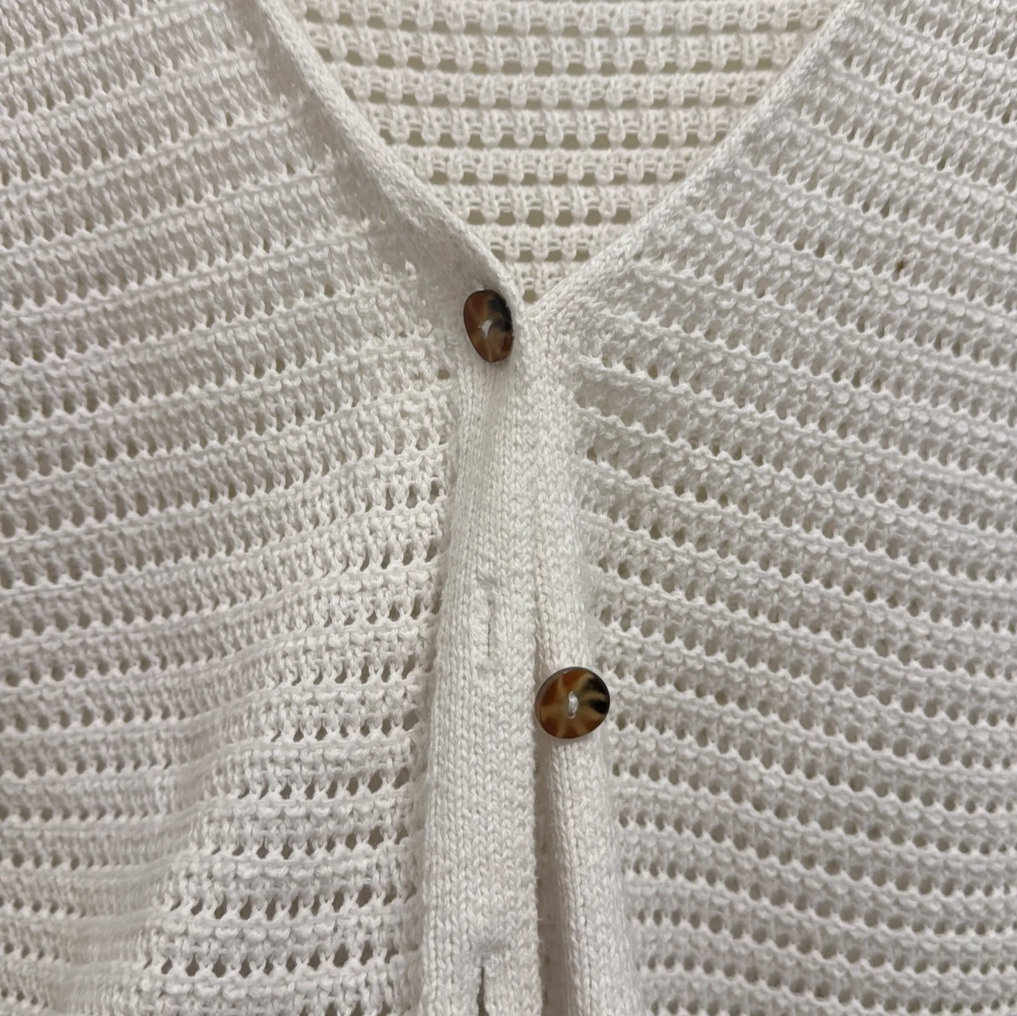 Vit stickad kofta från Lindex - 1