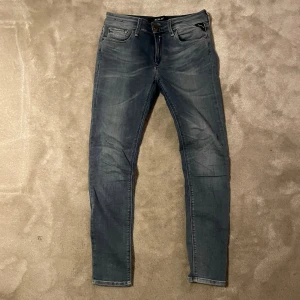 Replay jeans - Replay jeans i otroligt bra skick inga defekter. Hör av er vid minsta fundering!🙌