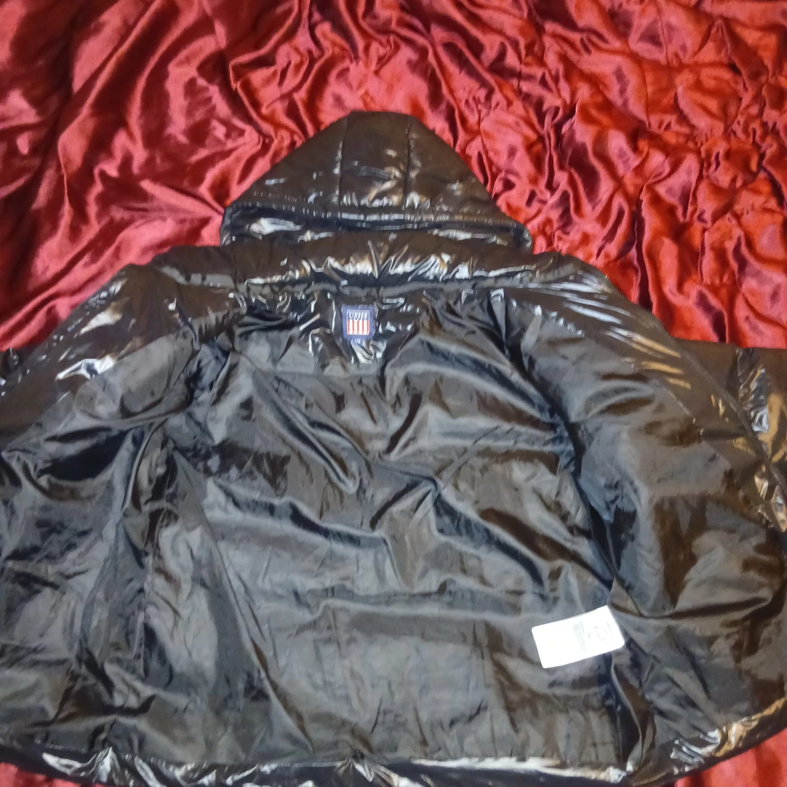 Svart pufferjacka med huva från Vision - 2