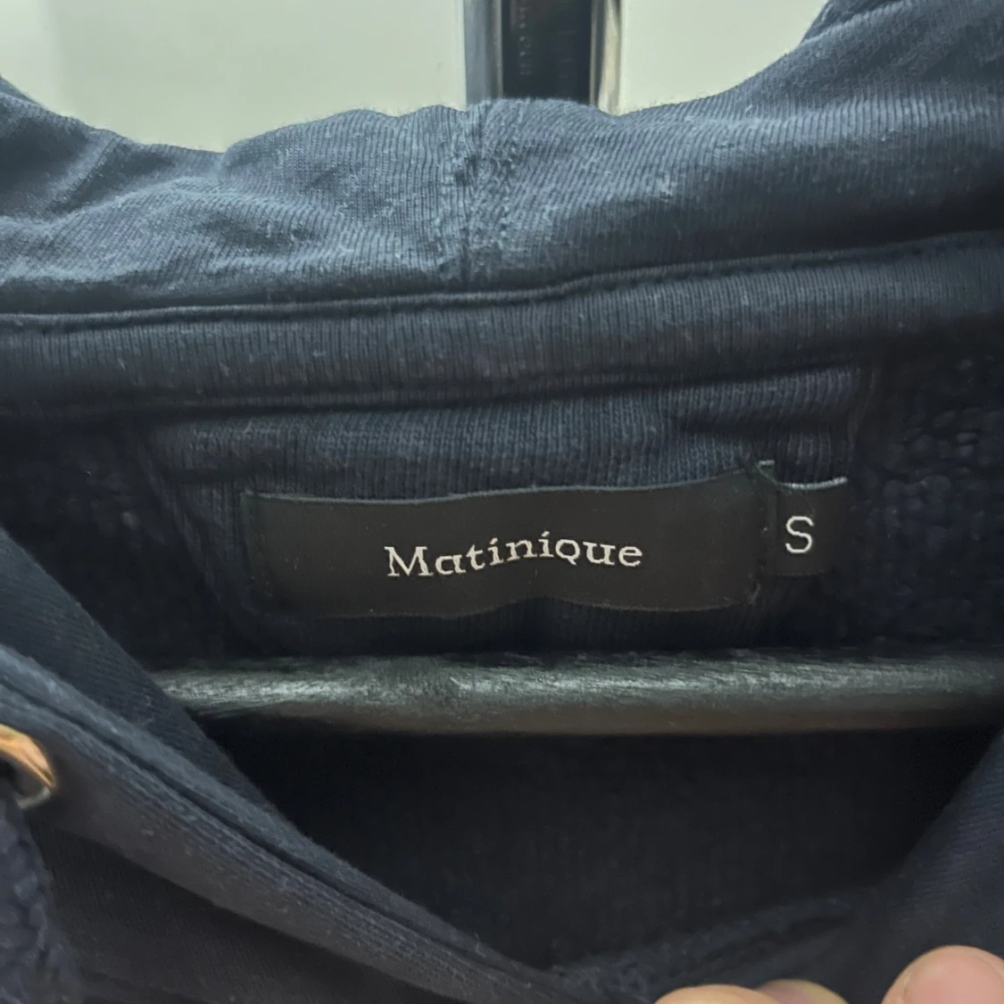 Svart hoodie från Matinique - 3