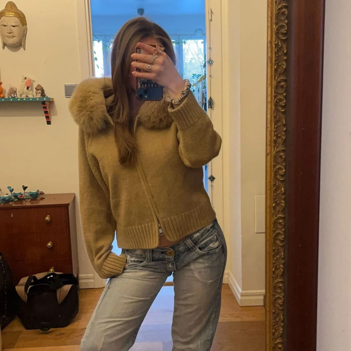 Beige cardigan jacka med päls från alessa