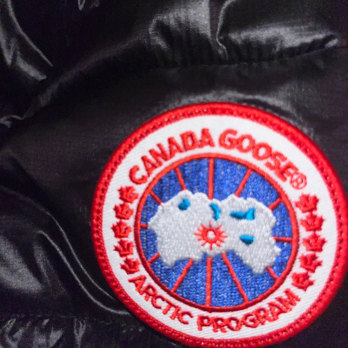 Svart pufferjacka från Canada Goose - 2