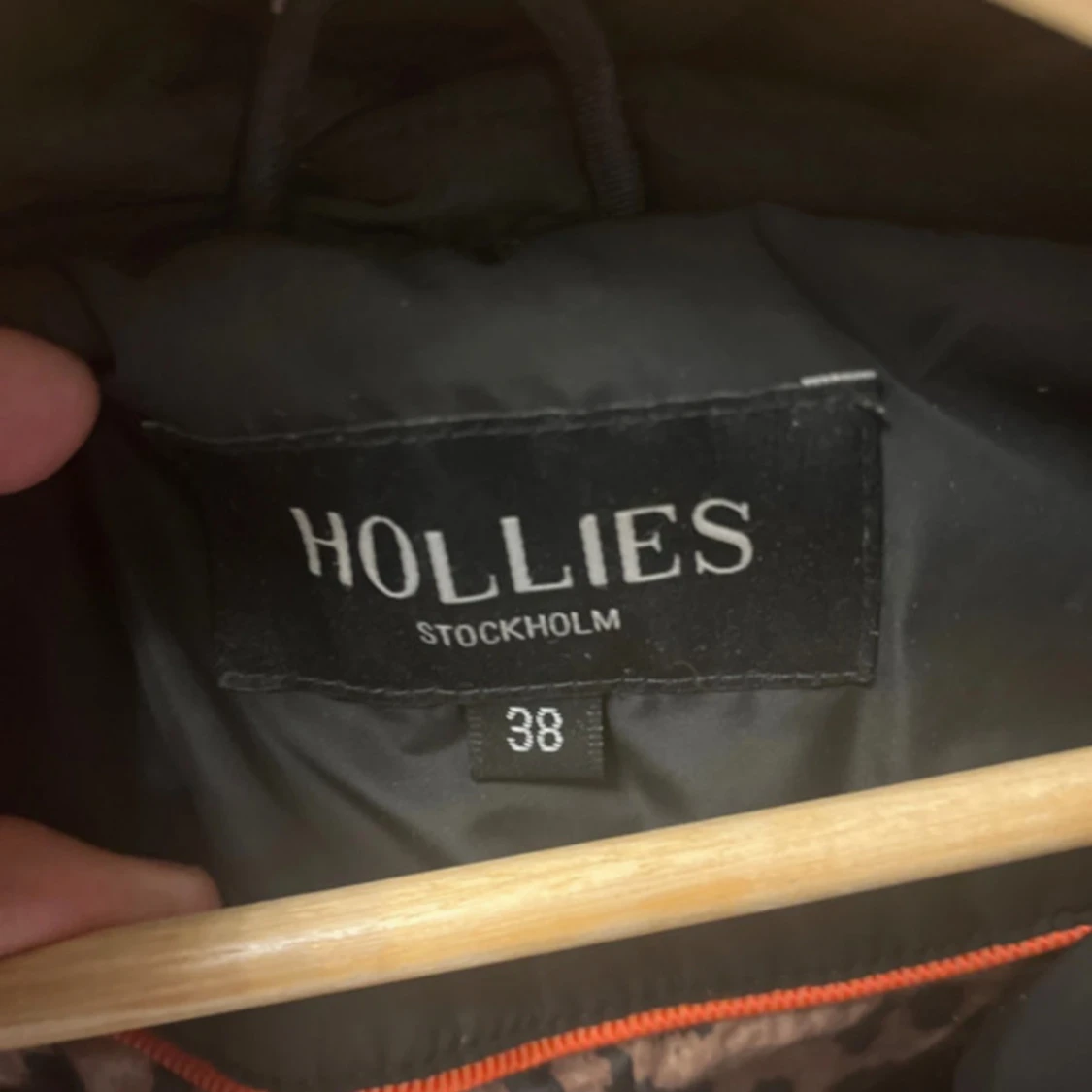 Svart pufferjacka Hollies med päls - 3