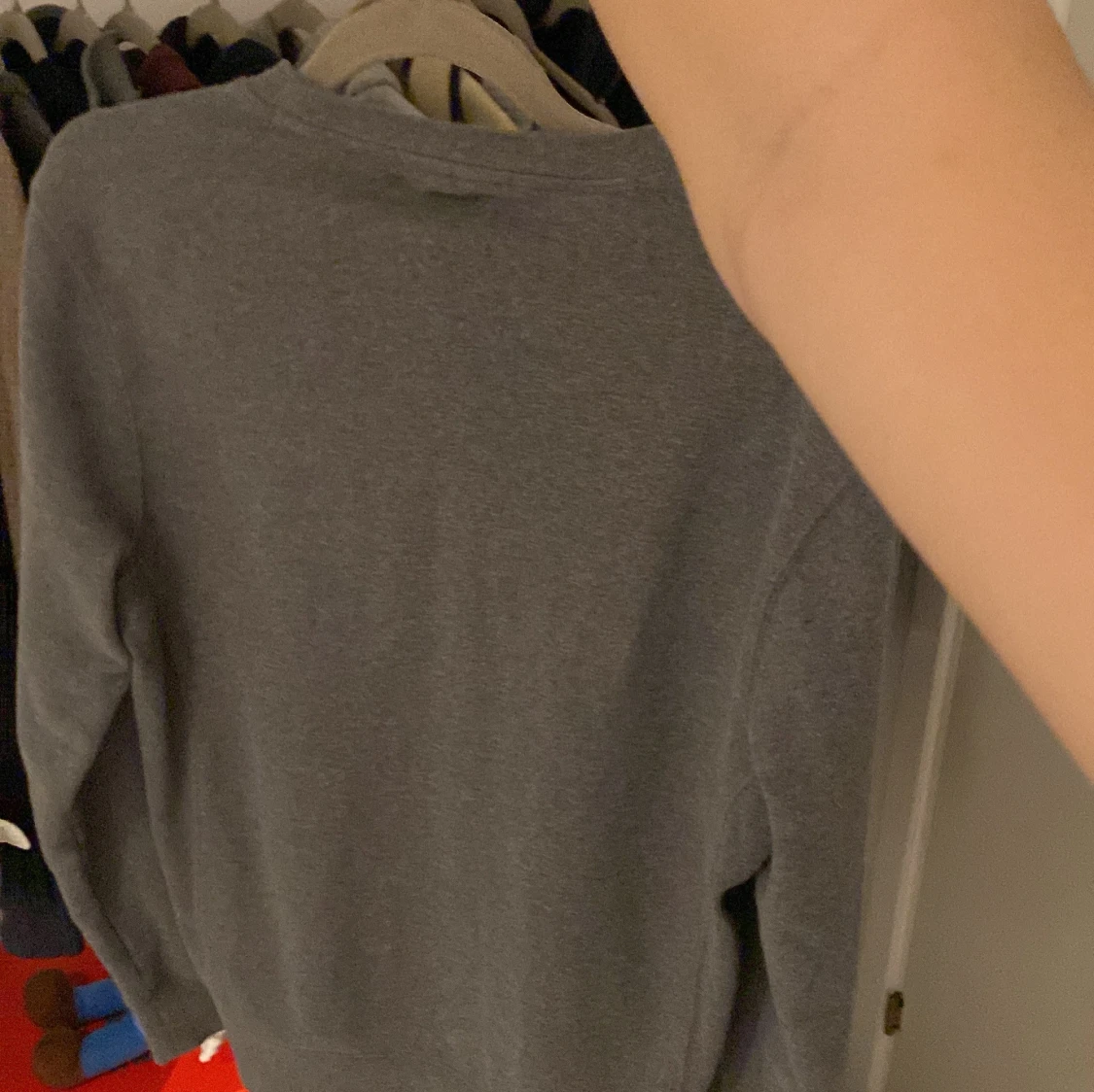 Grå sweatshirt från J.Lindeberg - 4