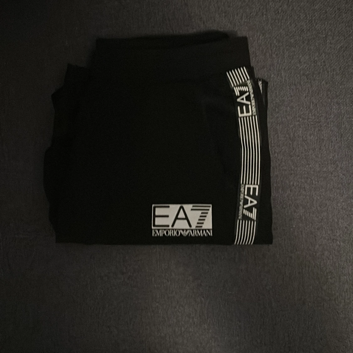 Svarta EA7 Emporio Armani shorts - 2