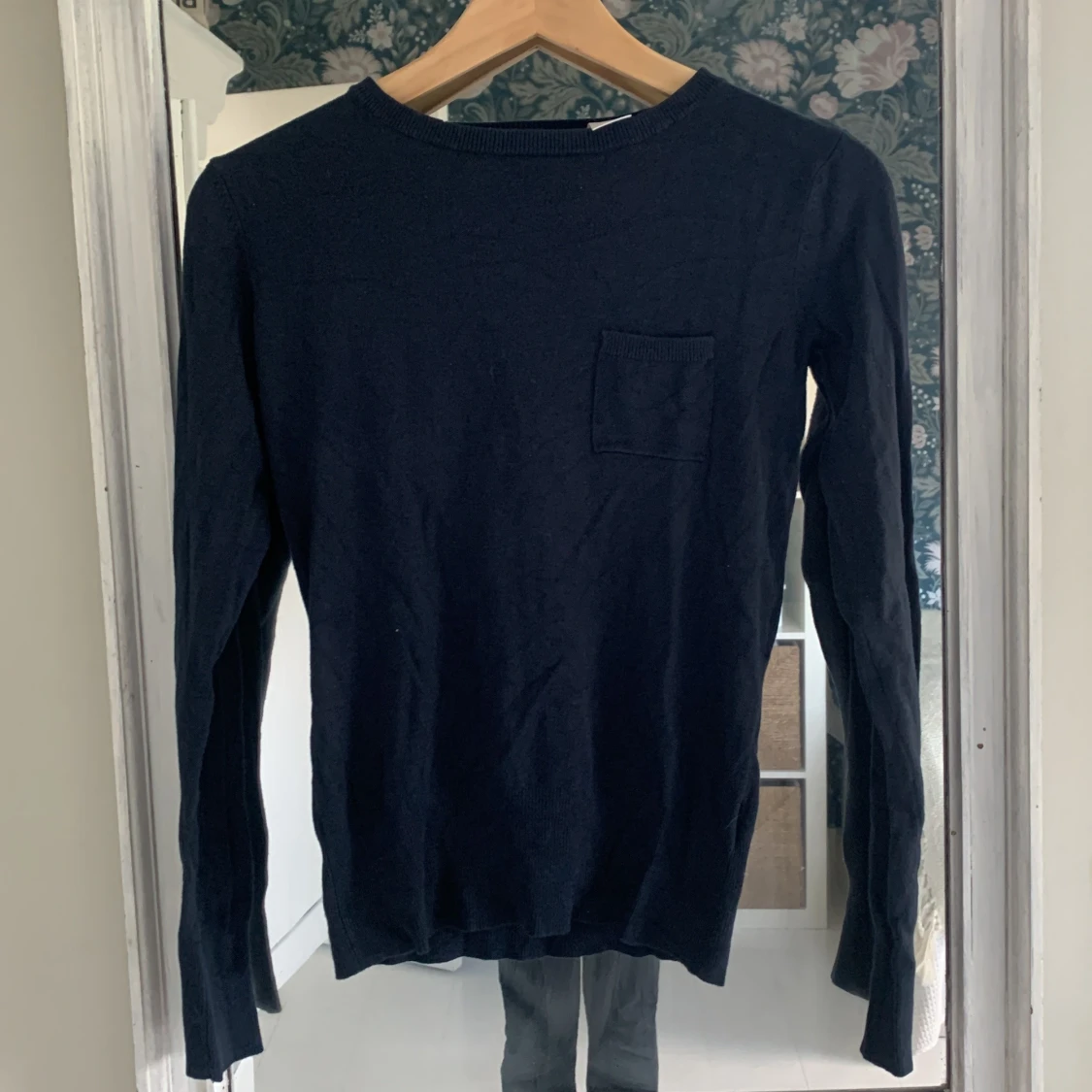 Mörkblå stickad tröja från Redoute