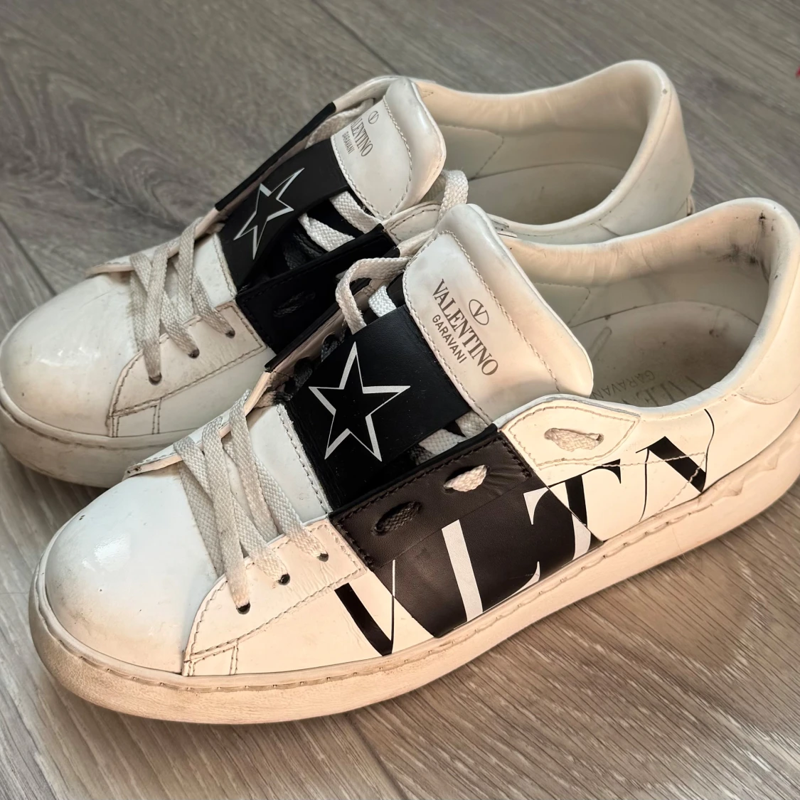 Valentino Garavani VLTN sneakers - 1