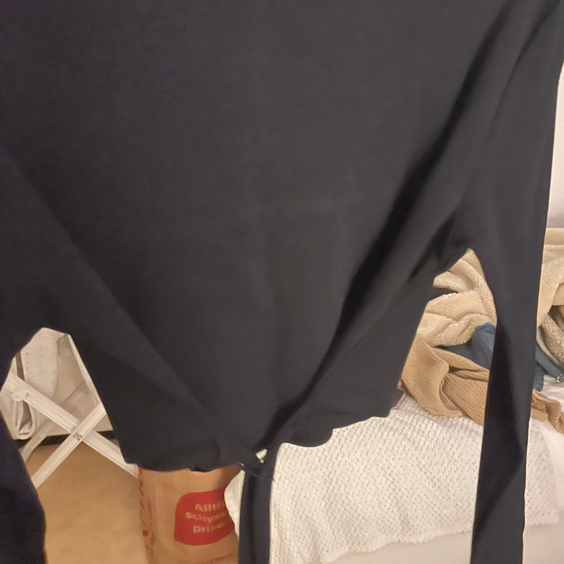 Svart croppad långärmad topp H&M - 1