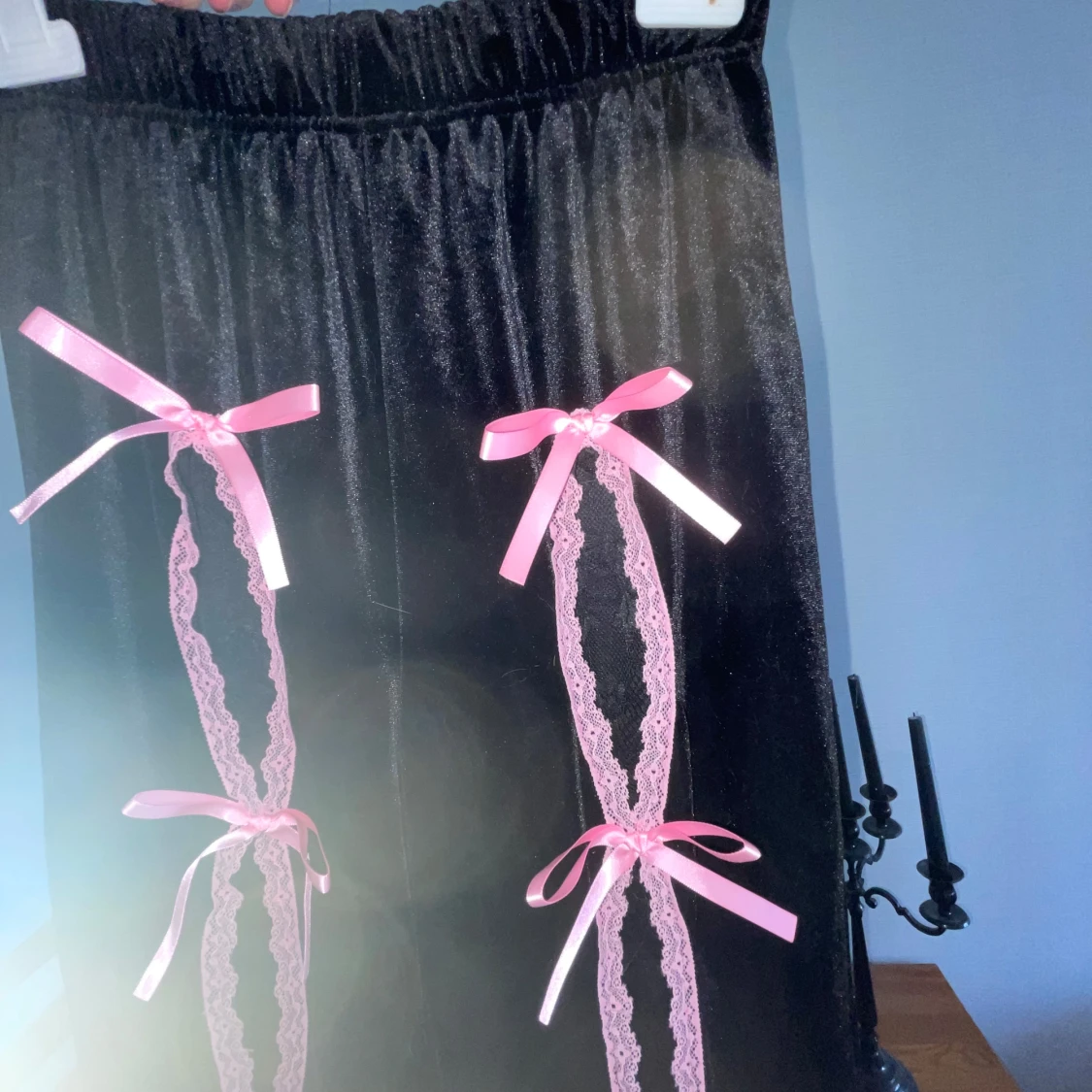 Svarta mjukis med rosetter - 2