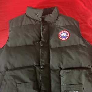 Canada Goose väst  - Storlek L/XL 
