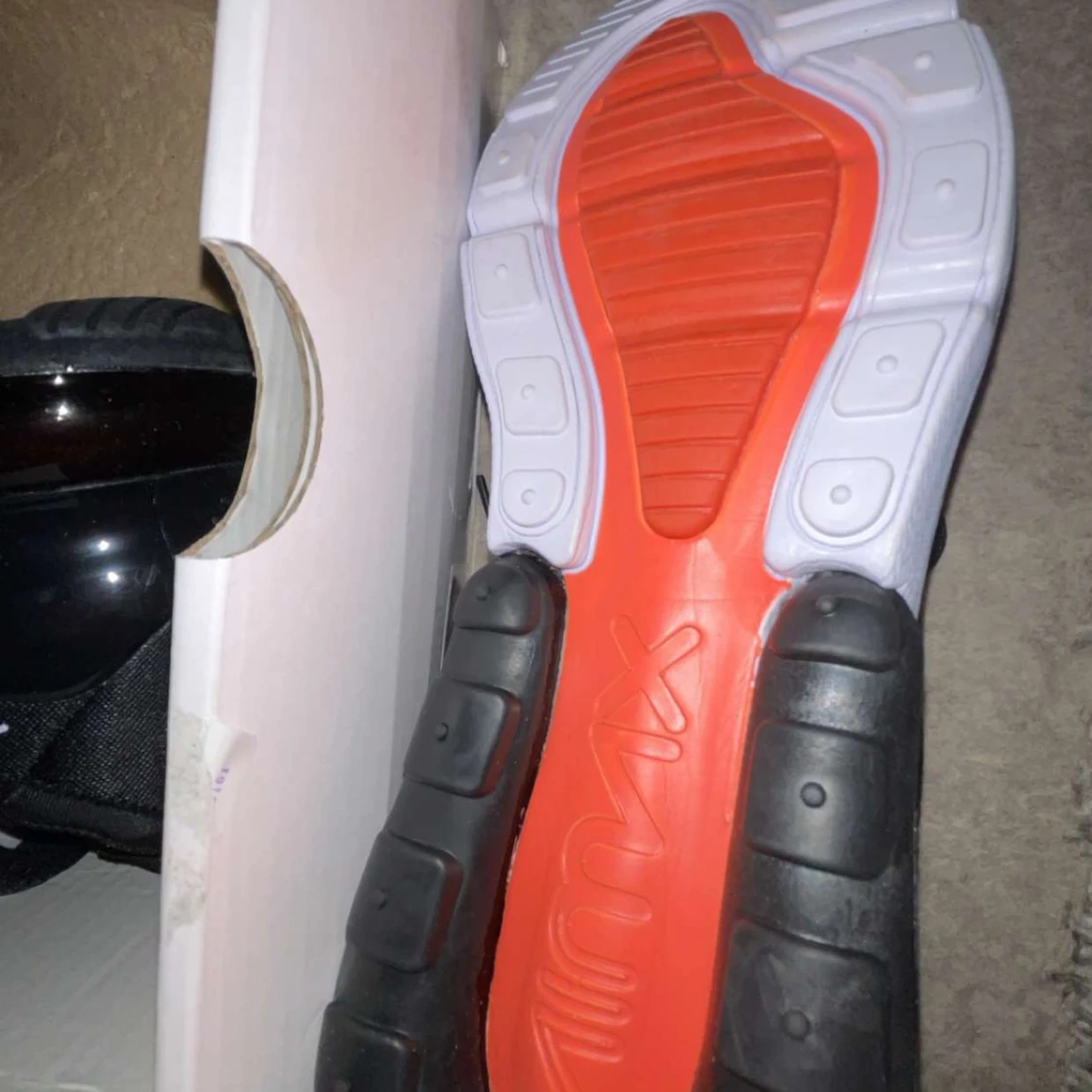 Nike Air Max 270 svart/vit strl 40 - 3