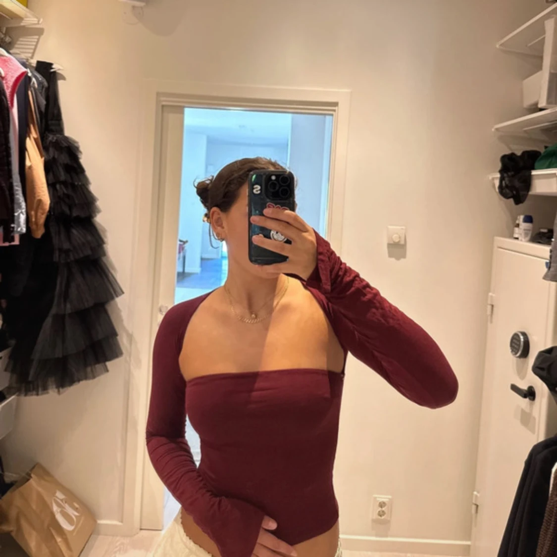 Vinröd one shoulder topp Gina Tricot - 1