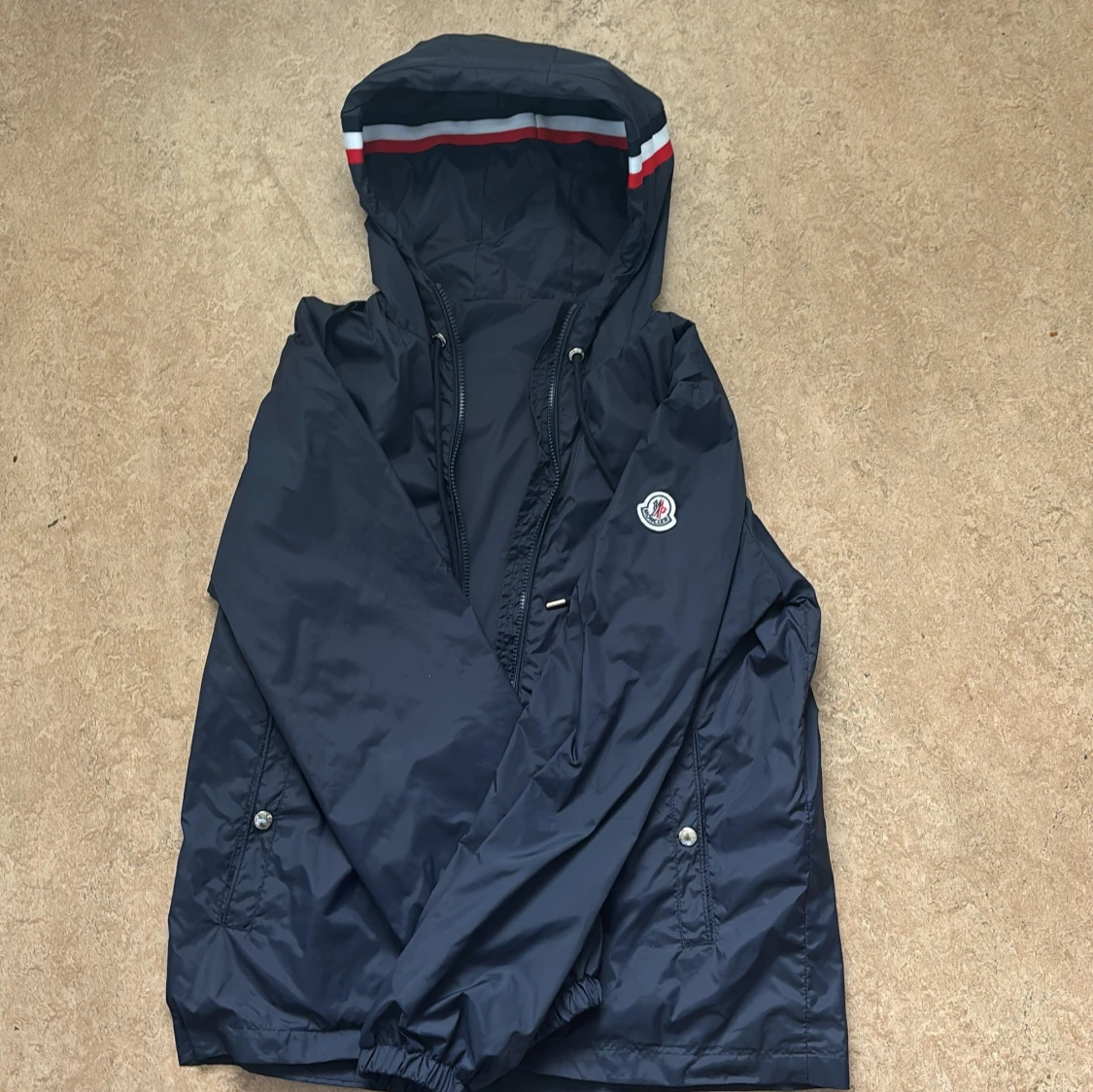 Mörkblå vindjacka från Moncler