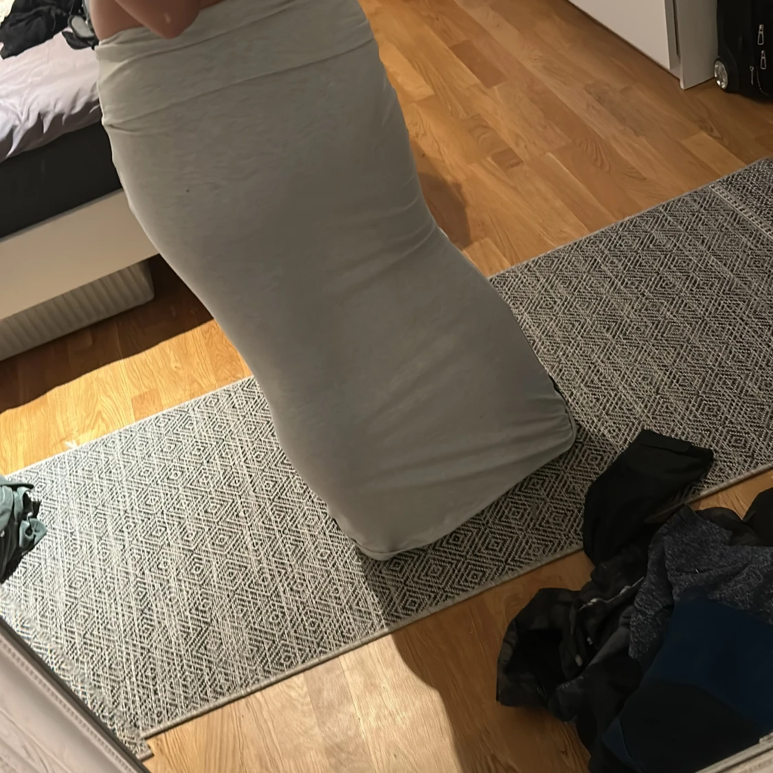 Ljusgrå långkjol från SHEIN - 1