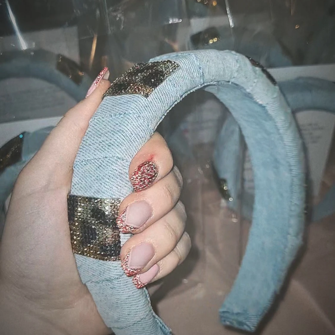 Diadem i ljus denim med leopardmönster