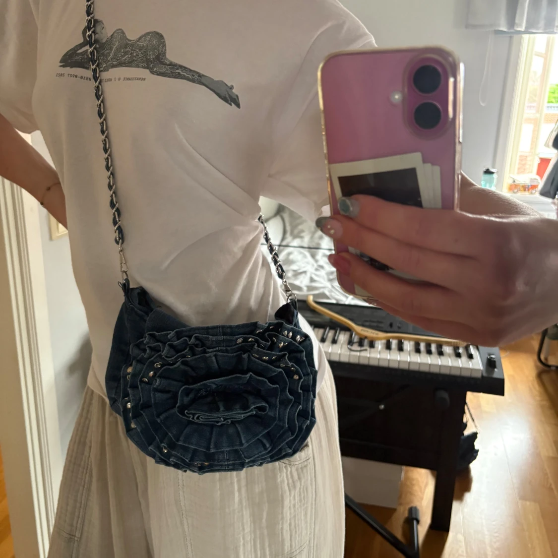 Jeans axelväska med volang och nitar - 2