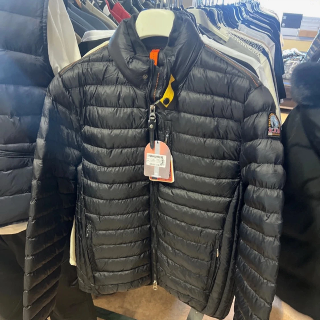 Svart dunjacka från Parajumpers M