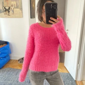 Mysig tröja  - Mysig tröja från Gina tricot som är i storlek xs men passar s då den är stretchig.