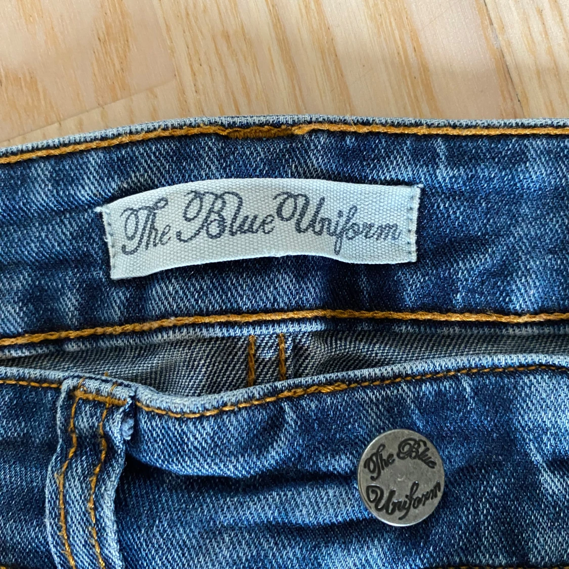 Blå slim jeans från The Blue Uniform - 2