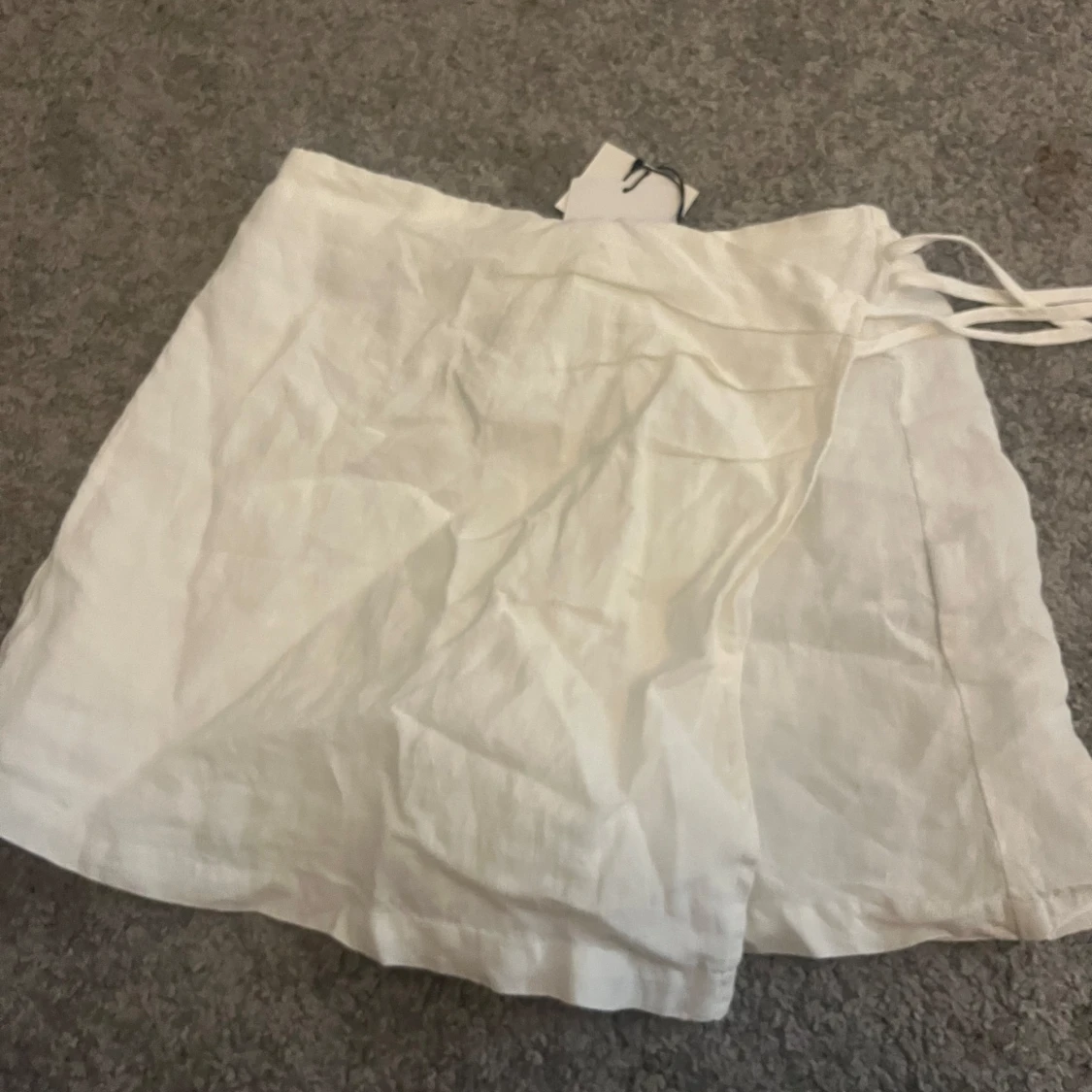 Vit omlottkjol/shorts i linne från Zara - 1