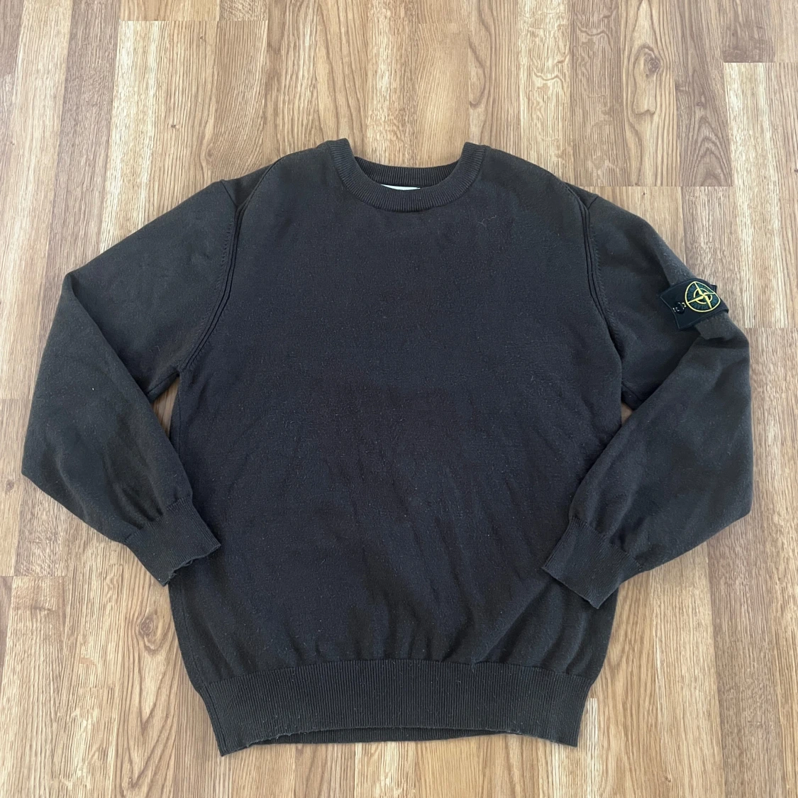 Svart stickad tröja från Stone Island