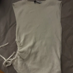 Vit topp - Jättefin topp:)))