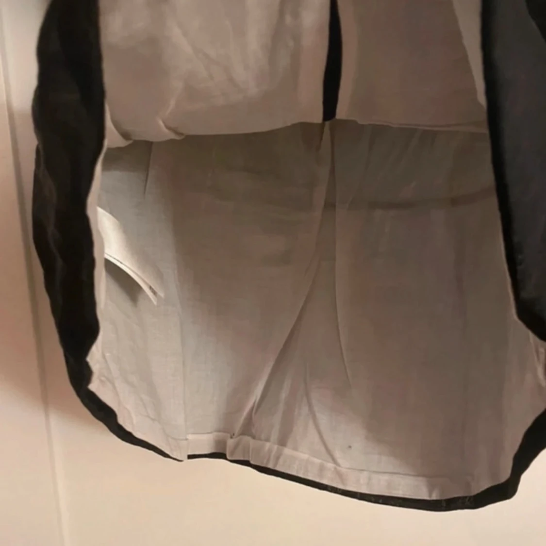 Svart blus med dragkedja från H&M - 3