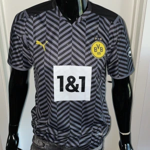 Dortmund haaland 9 storlek S - Storlek: S, fin replika, helt ny och oanvänd. Pris: 349:- skickas direkt ink. 24h