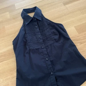 Halterneck topp - Snygg halterneck topp🖤