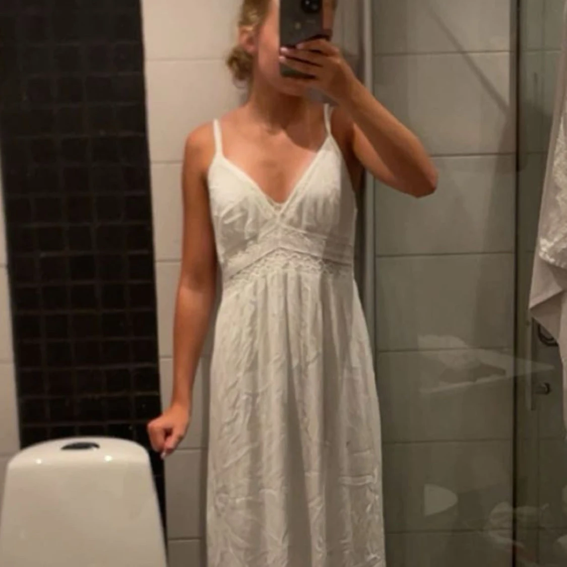 Vit långklänning från Amisu