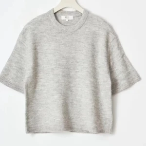 Stickad grå tröja - Grå stickad tröja från Gina, jätte fin och passar till det mesta.💕