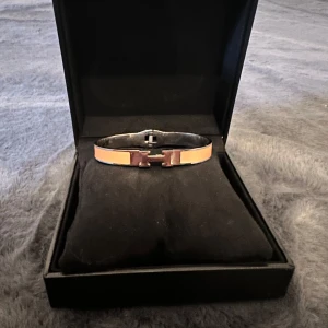 Hermes liknande armband  - Hermes liknande armband 