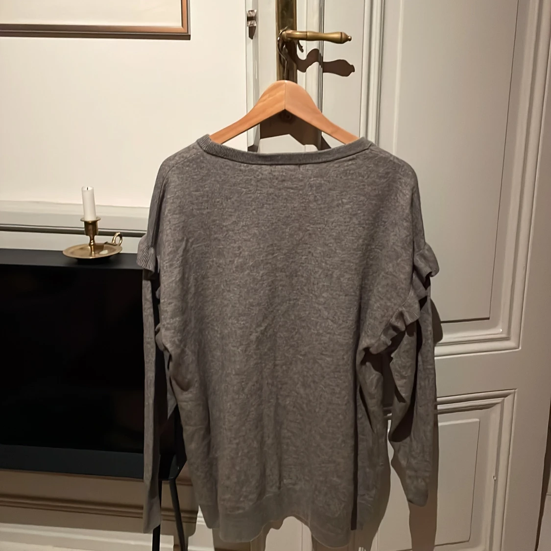 Grå volangtröja från H&M - 4