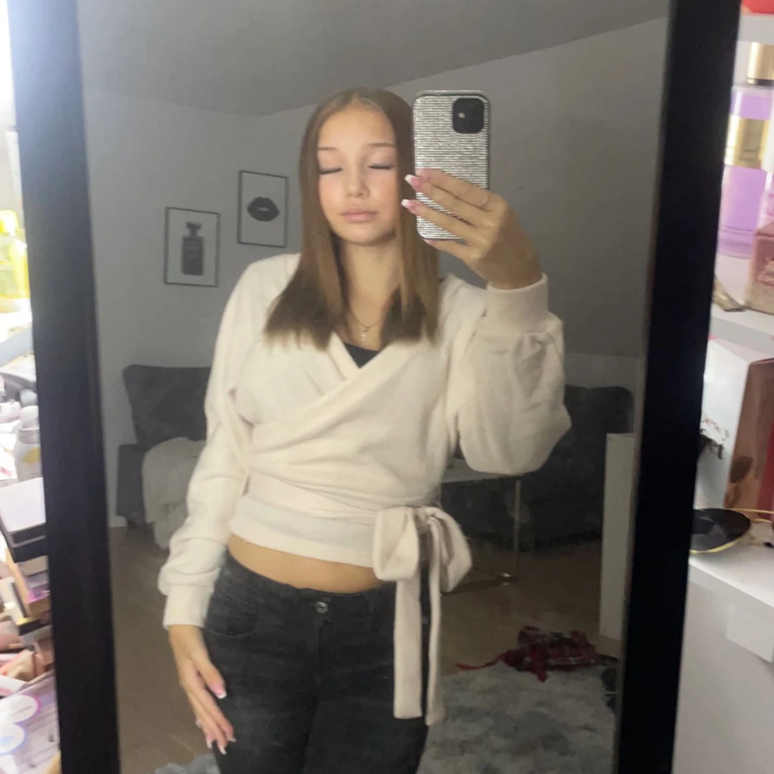 Ljusbeige omlott-tröja med knyt - 1