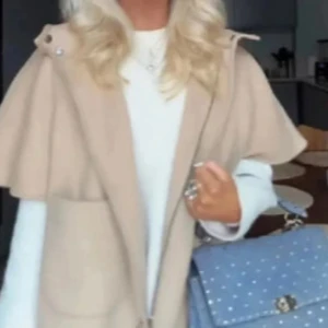zara cape - snygg populär cape från zara! passar xs/s! 