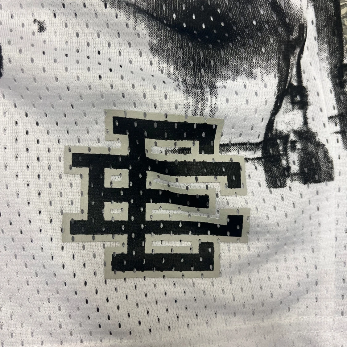 Vita meshshorts från EE - 1