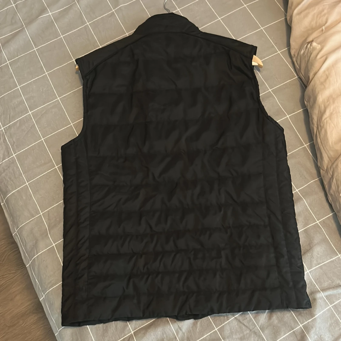 Svart dunväst från Prada - 2