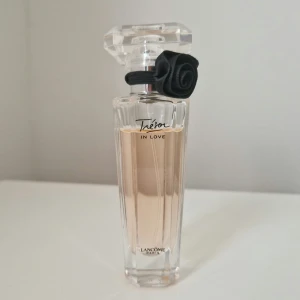 Lancome Tresor In Love EdP 30ml - Discontinued och finns ej kvar att köpa. Fräsch feminin doft.