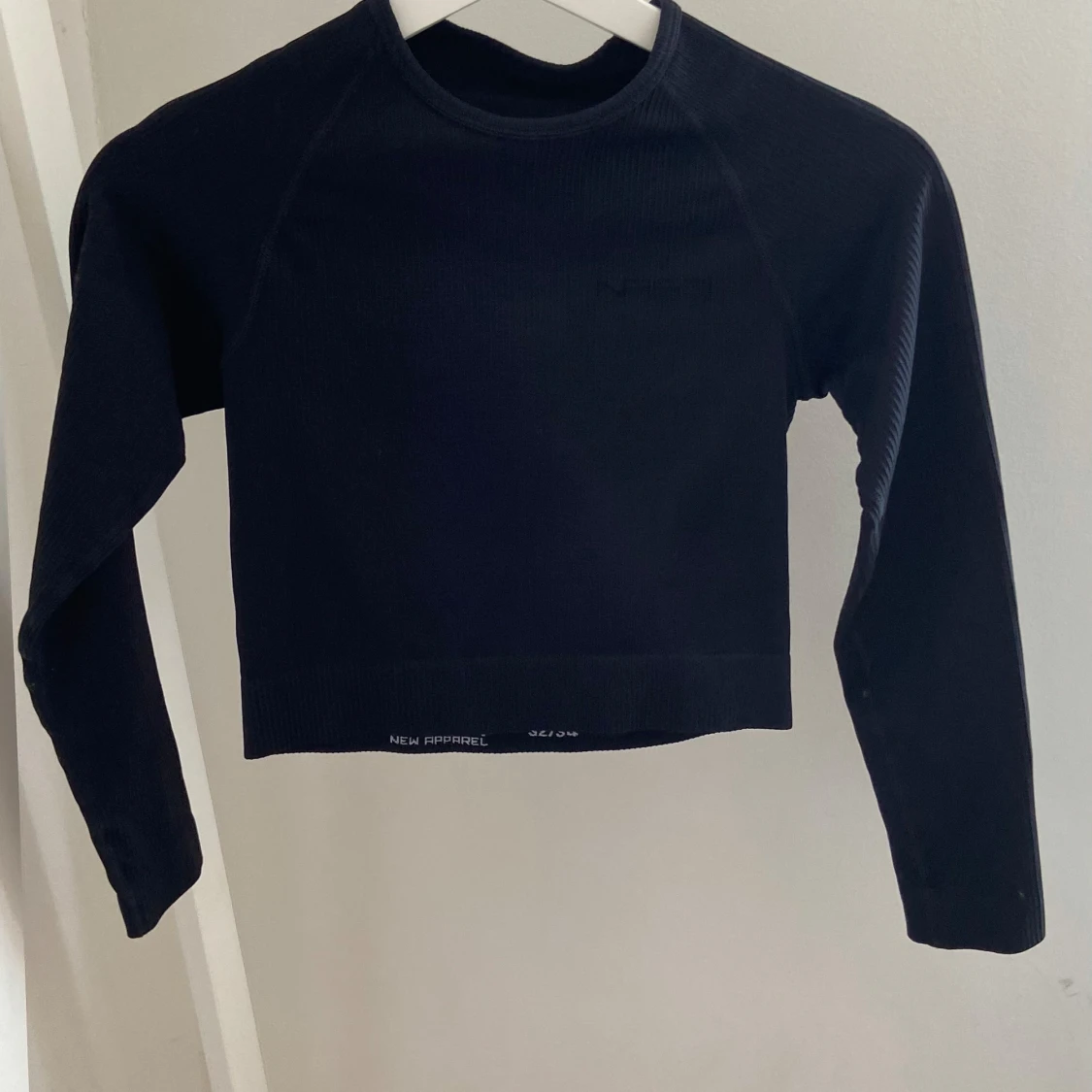 Svart croppad tränings tröja från new apparel