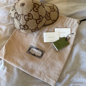 Gucci Keps Orginal - Gucci GG Jumbo keps storlek L, köpt på miinto kvitto finns. Nyskick använd endast 2-3 gånger.