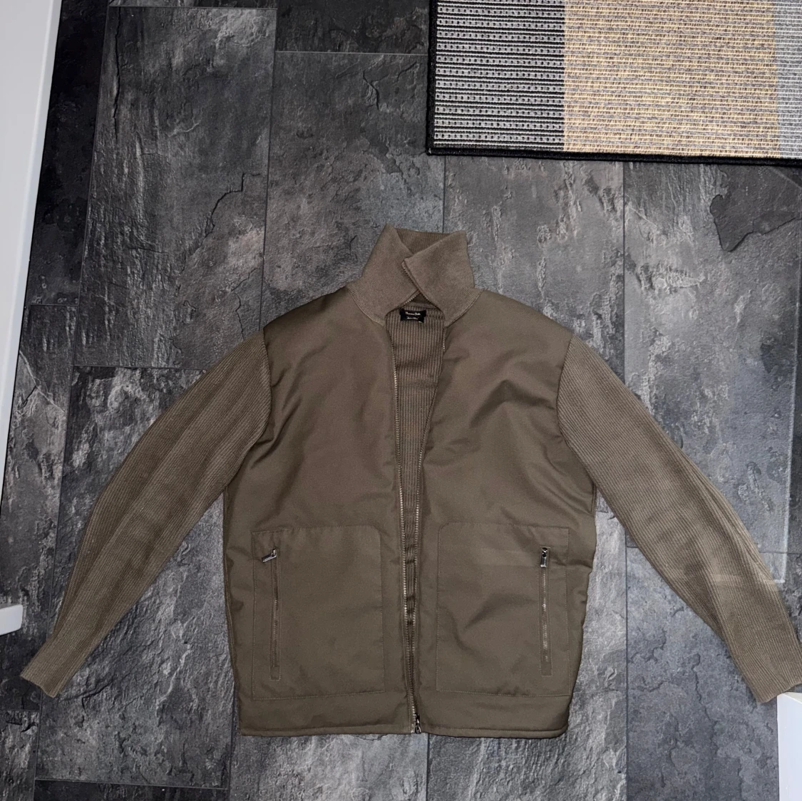 Olivgrön overshirt från Massimo Dutti - 4