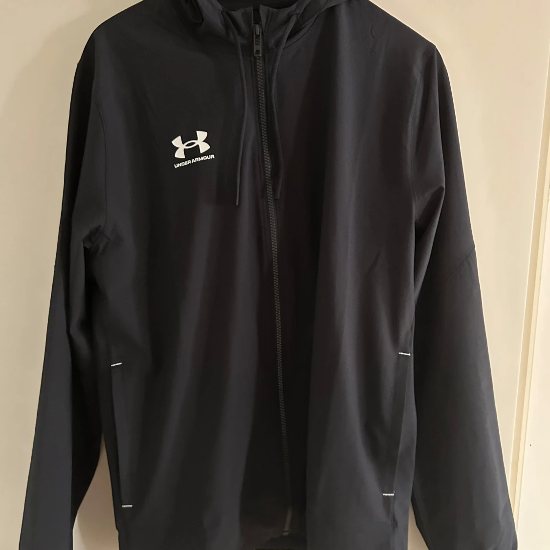 Helt ny svart under armour windbreaker 