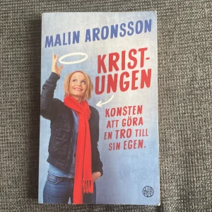 Kristungen: Konsten att göra en tro till sin egen - En ärlig och humoristisk bok om att växa upp i frikyrkan och hitta sin egen väg i tron. Malin Aronsson berättar öppet om att balansera mellan två världar och vad tro och kultur betyder. Perfekt för unga som vill läsa något brutalt ärligt och roligt. Kan mötas upp i Trollhättan eller Alingsås. Kan skickas men då tillkommer en fraktkostnad.
