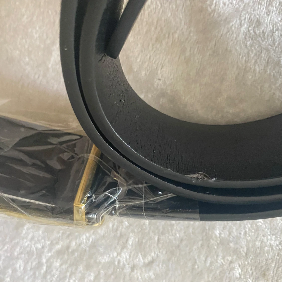 Svart bälte med guldspänne Z - 1