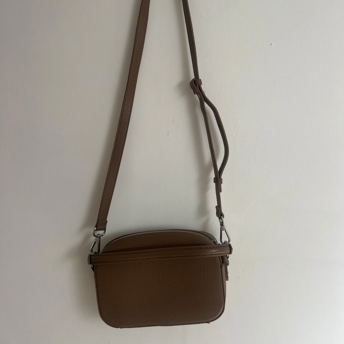 Brun axelväska från Trussardi - 1