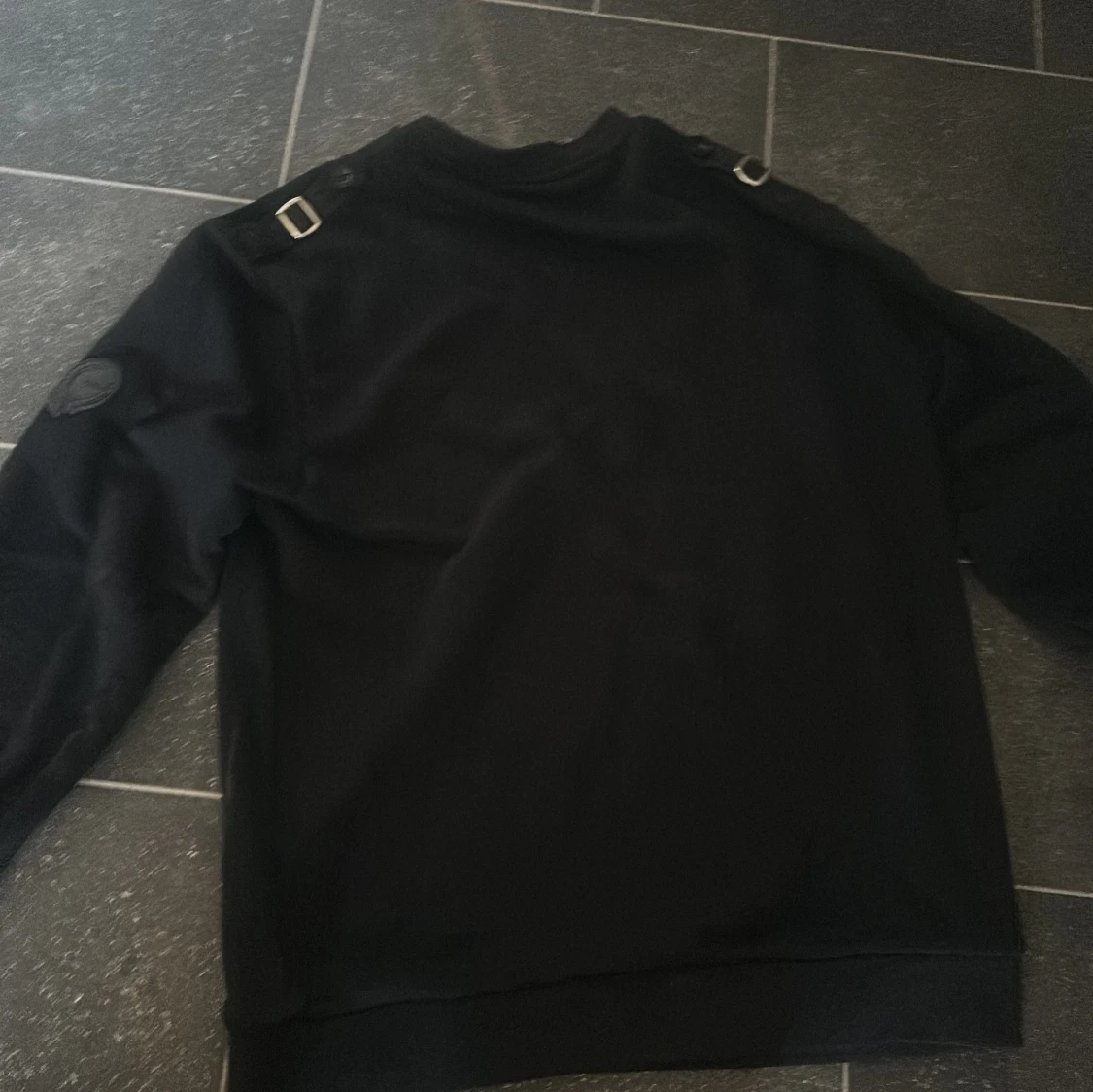 Svart sweatshirt från Le Vichy XS - 3