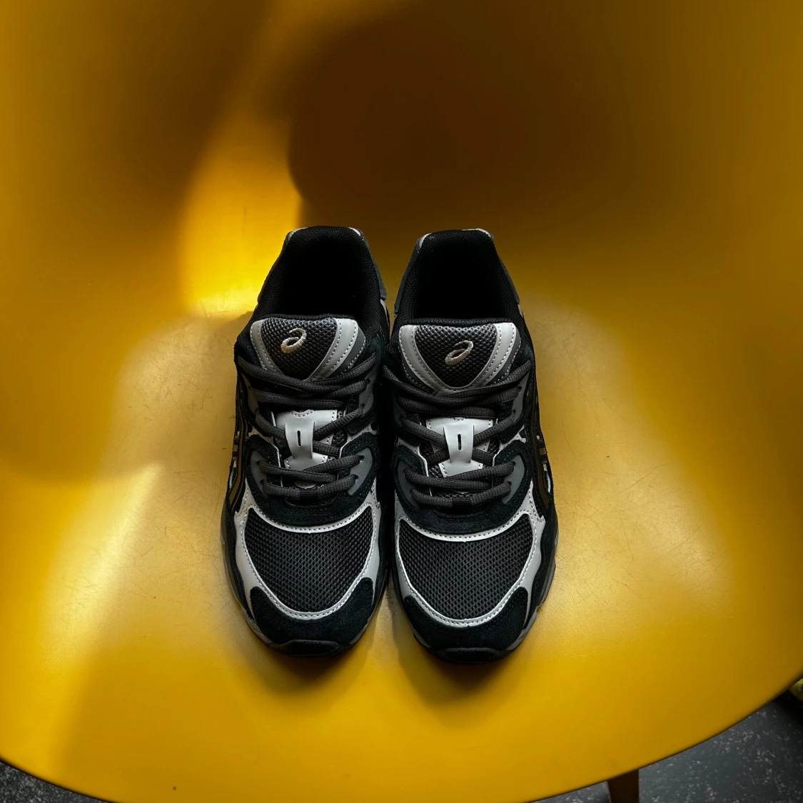 asics gel nyc graphite grey( storlek 44 passar även 43) - 1