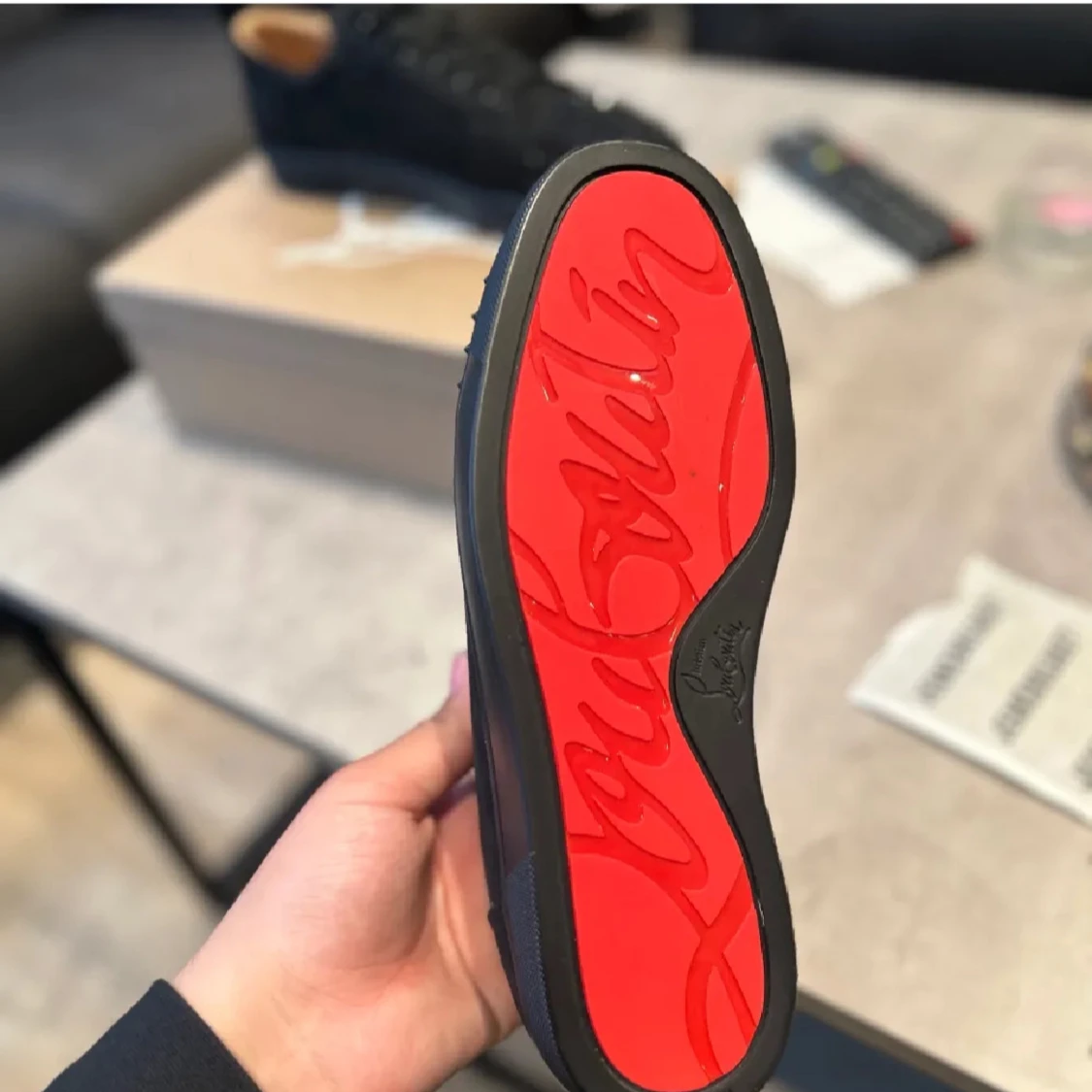 Svarta Louboutin sneakers med nitar - 1