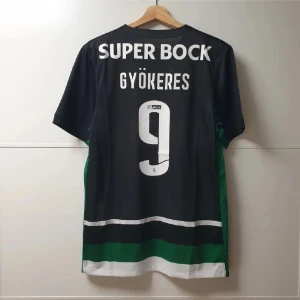 Sporting CP Gyökeres fotbollströja - Sporting Lisbon fotbollströja med Gyökeres på ryggen. Strl M