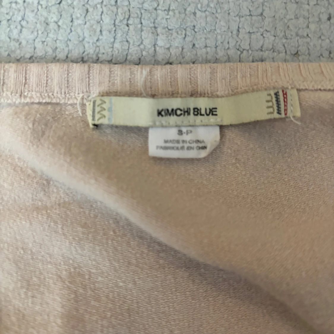 Beige stickad tröja från Kimchi Blue - 1